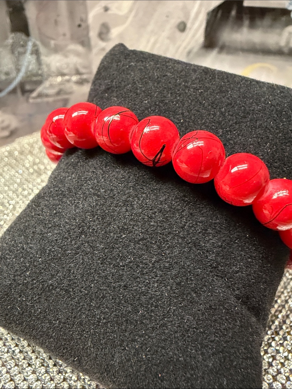 ❣️5/$25❣️ Bold Red glass Beaded Stretch Bracelet. 🆕